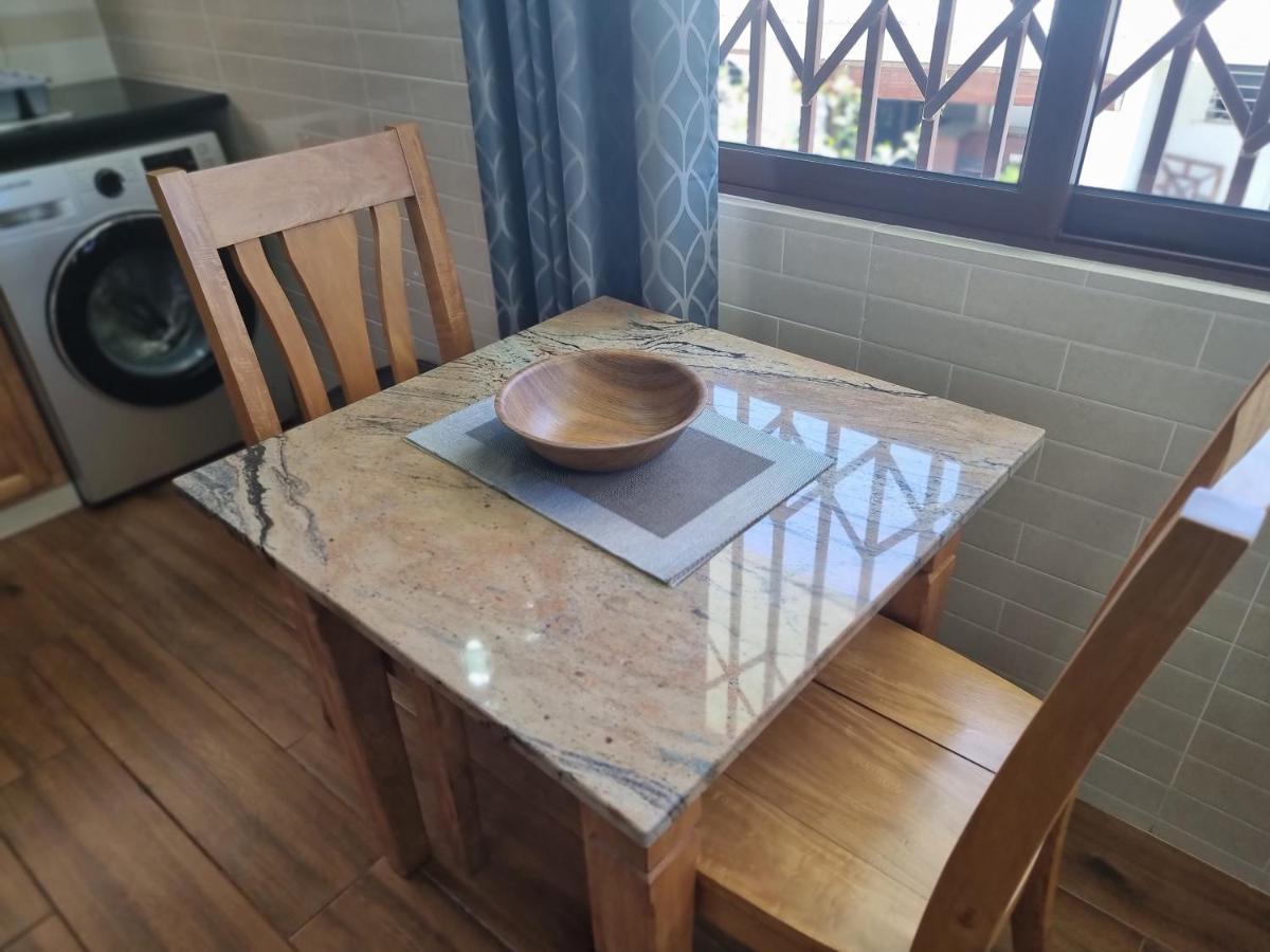 Drake Seaside Studio Apartments 벨옴브레 외부 사진