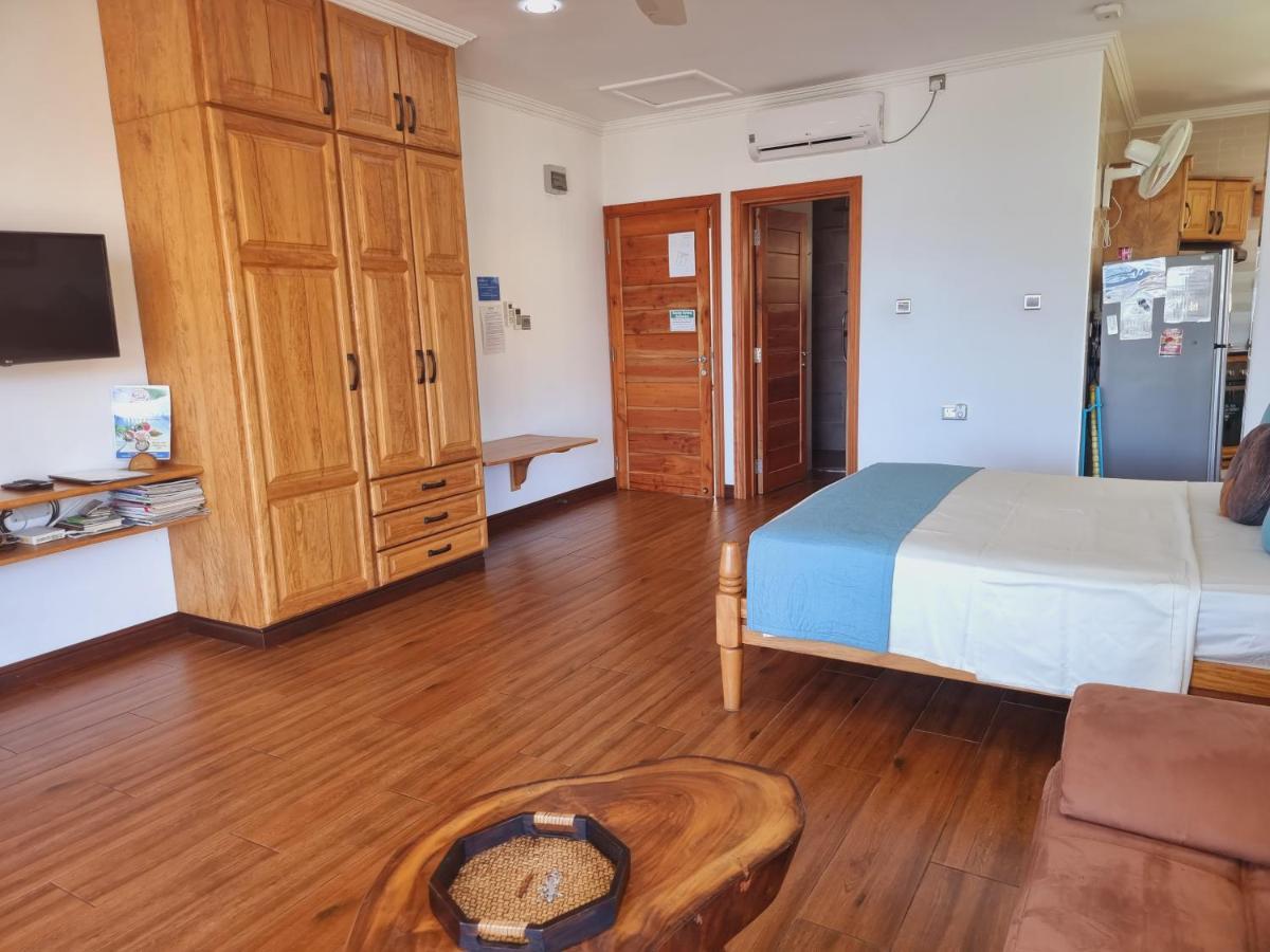 Drake Seaside Studio Apartments 벨옴브레 외부 사진