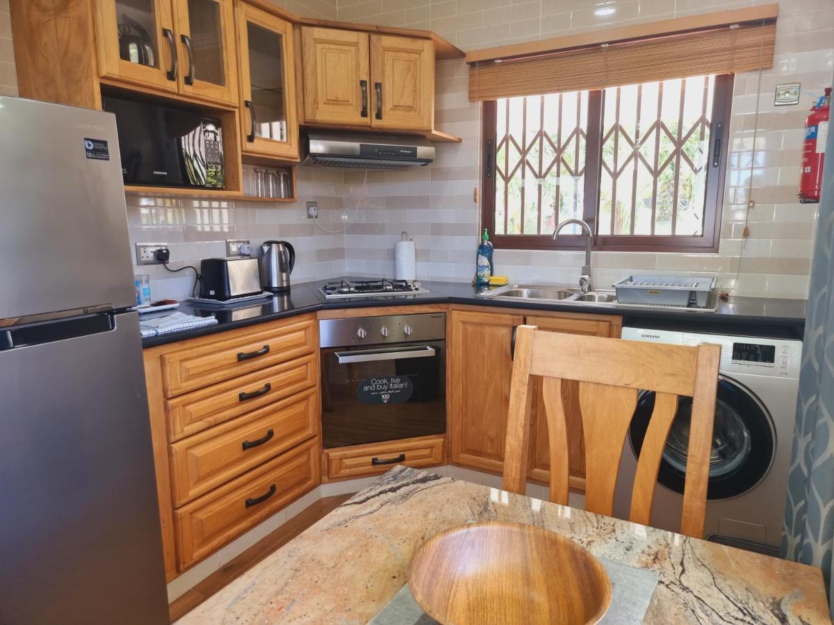 Drake Seaside Studio Apartments 벨옴브레 외부 사진