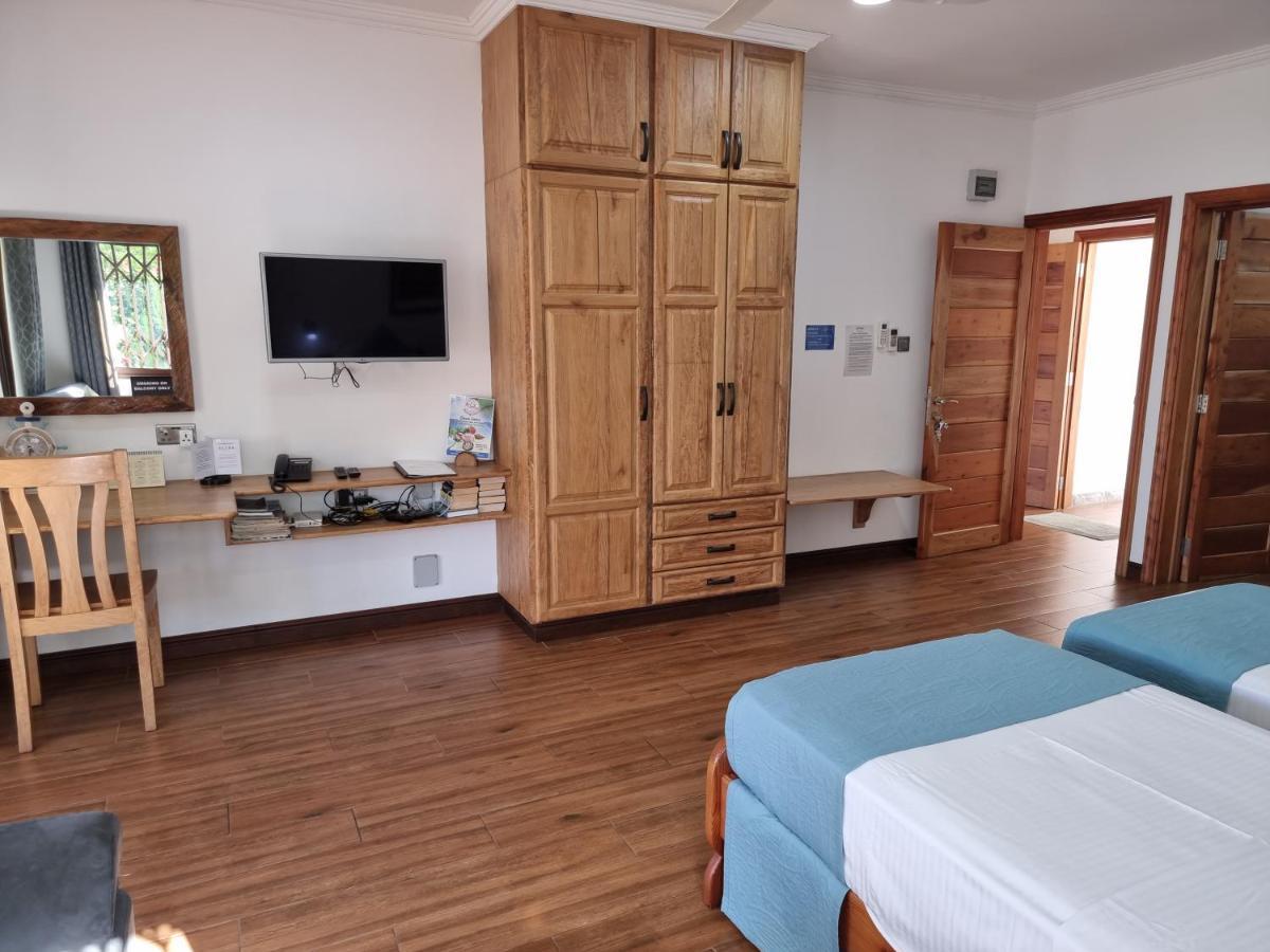 Drake Seaside Studio Apartments 벨옴브레 외부 사진