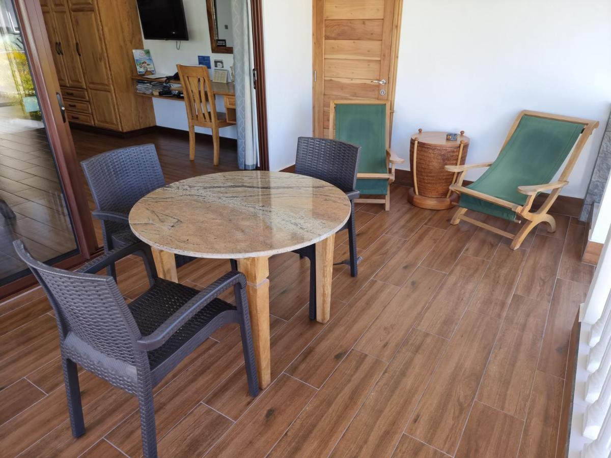 Drake Seaside Studio Apartments 벨옴브레 외부 사진