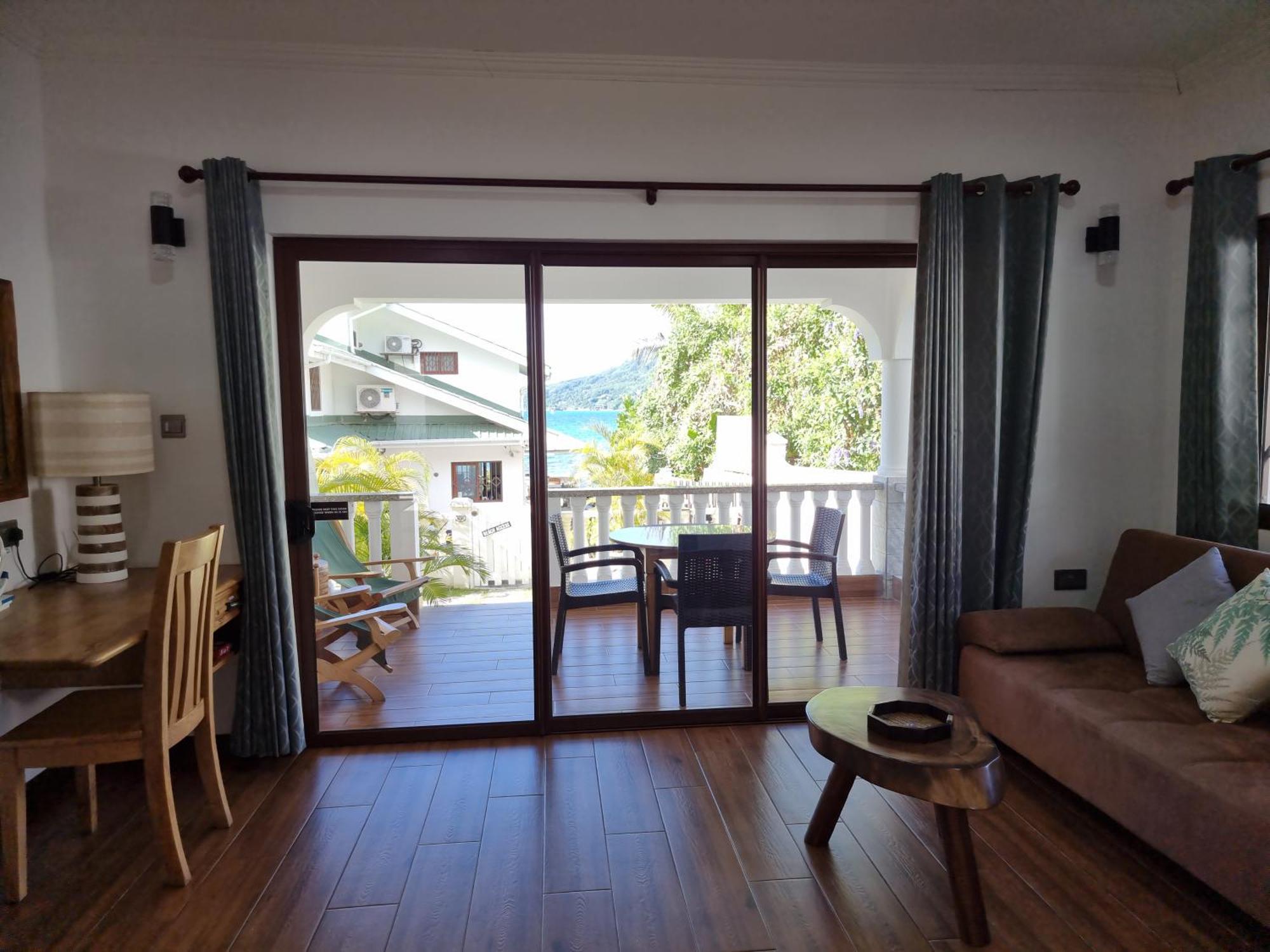 Drake Seaside Studio Apartments 벨옴브레 객실 사진