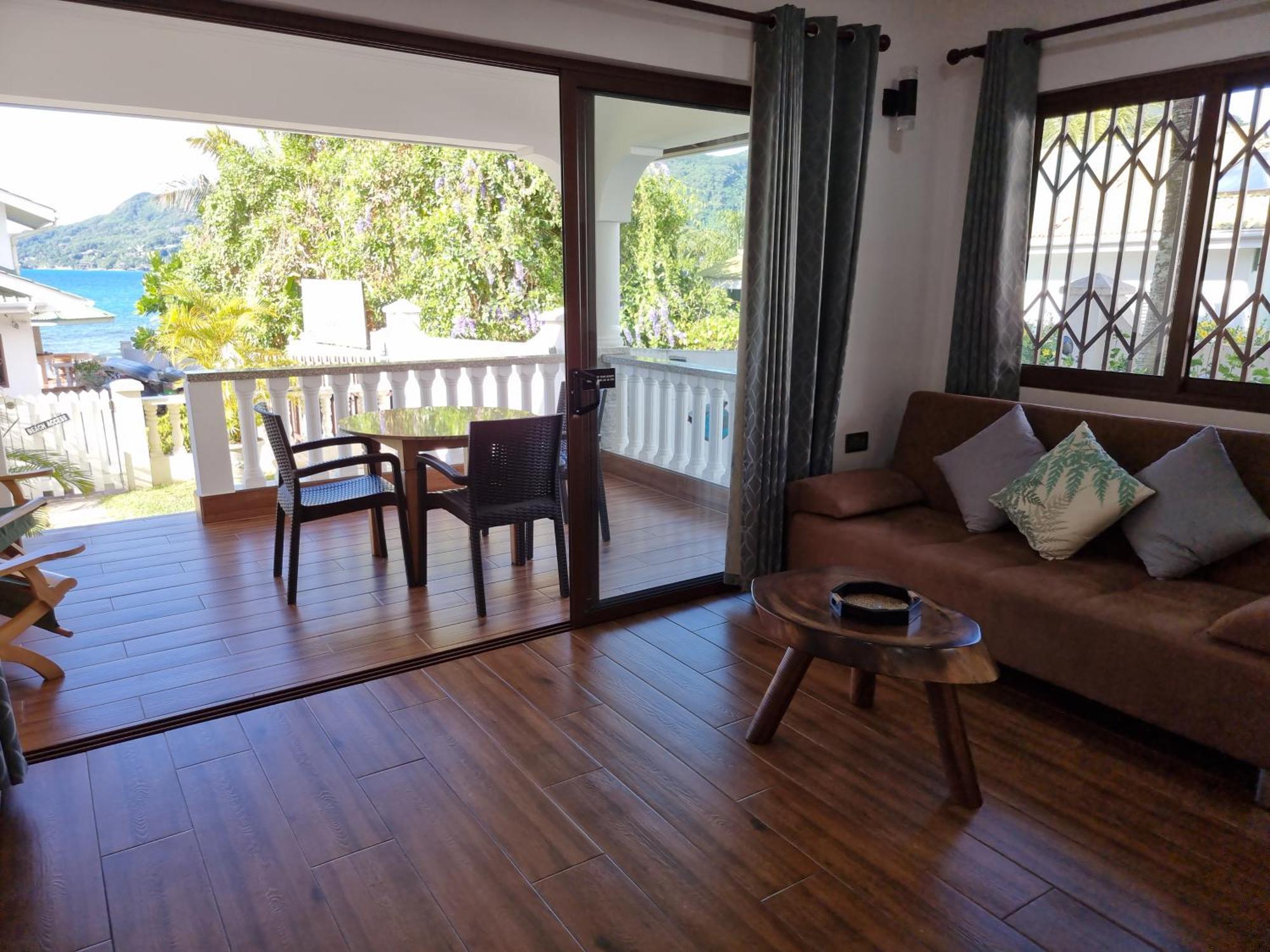 Drake Seaside Studio Apartments 벨옴브레 객실 사진