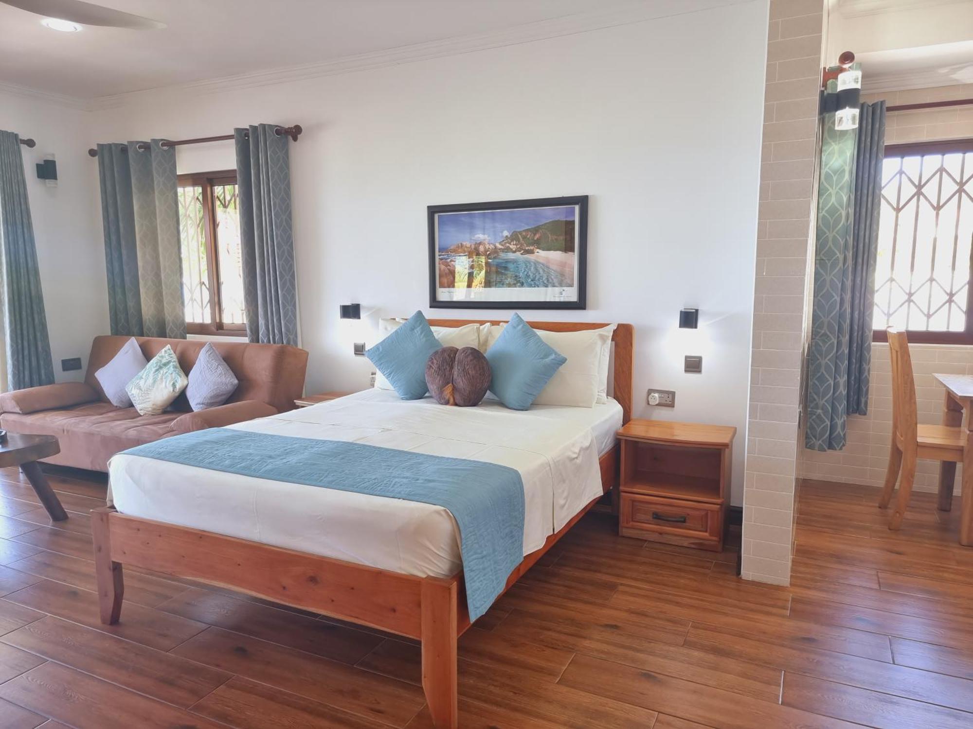 Drake Seaside Studio Apartments 벨옴브레 외부 사진