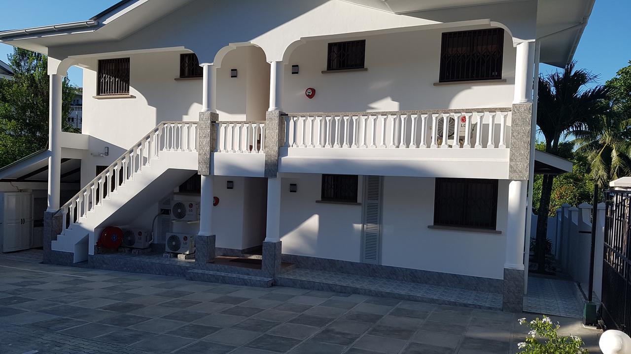 Drake Seaside Studio Apartments 벨옴브레 외부 사진